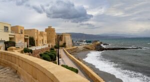 Roquetas de Mar impulsa su oferta turística con el nuevo barco Costa Delfín.